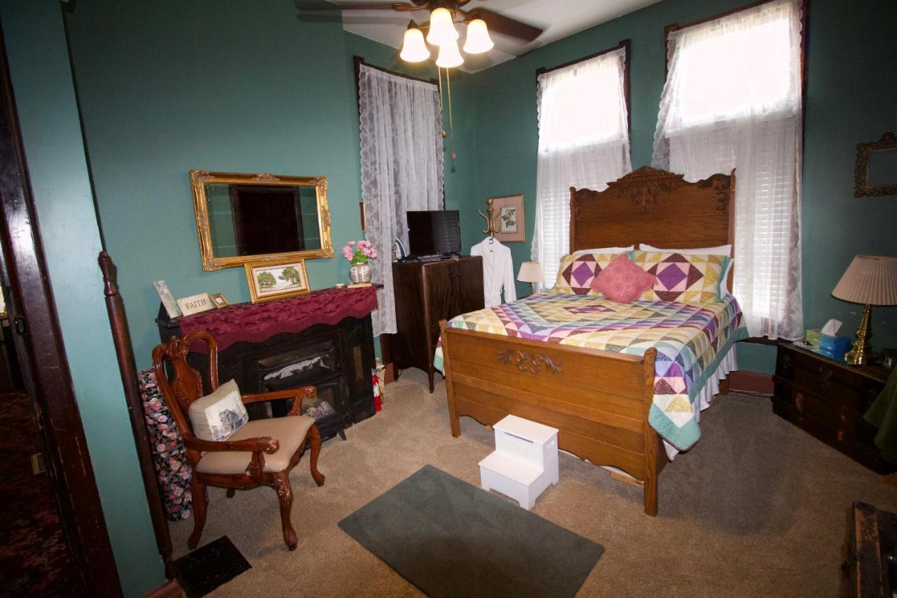 Bed & Breakfast Mansion On The Mile
